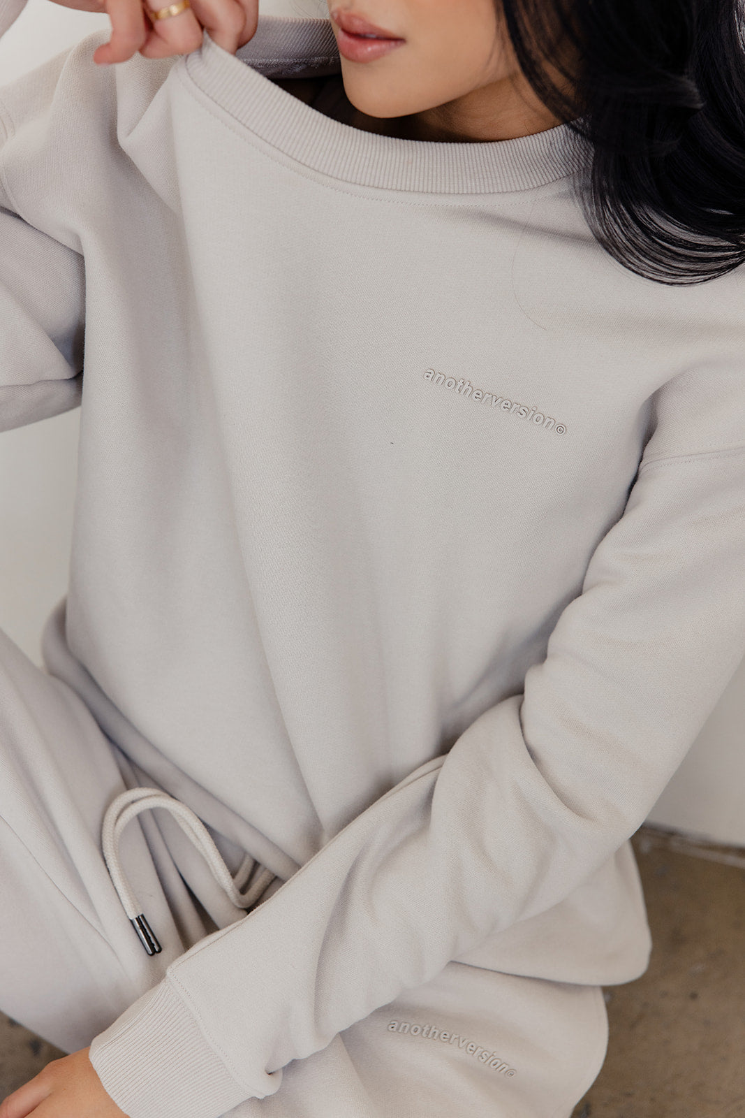 FLEECE FIT SWEATSHIRT - ECRU