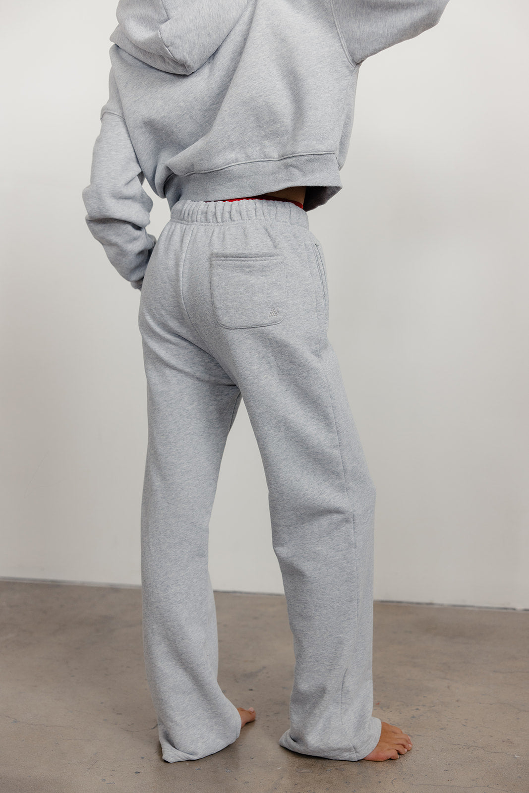 FLEECE FIT STRAIGHT LEG SWEATPANTS - HEATHER GREY