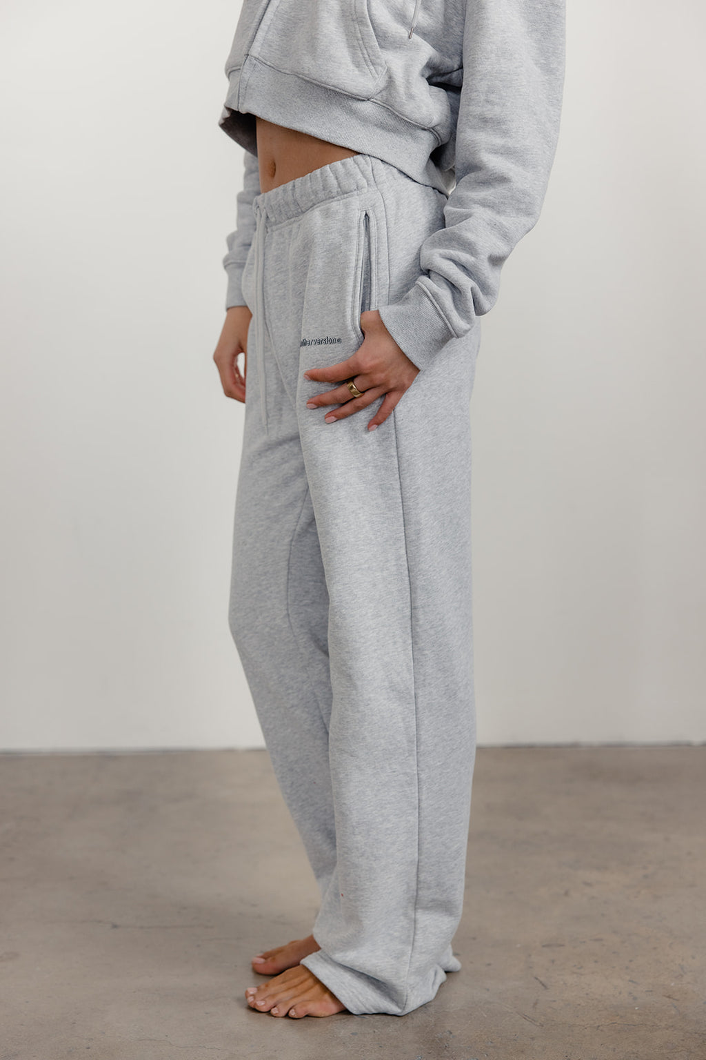 FLEECE FIT STRAIGHT LEG SWEATPANTS - HEATHER GREY