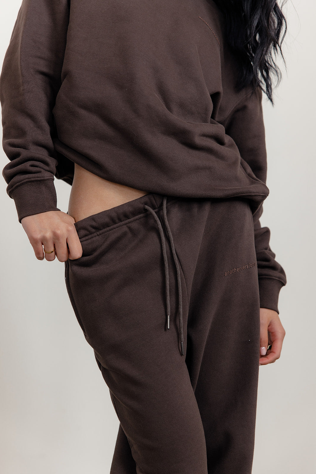 FLEECE FIT WIDE LEG SWEATPANTS - COFFEE BROWN
