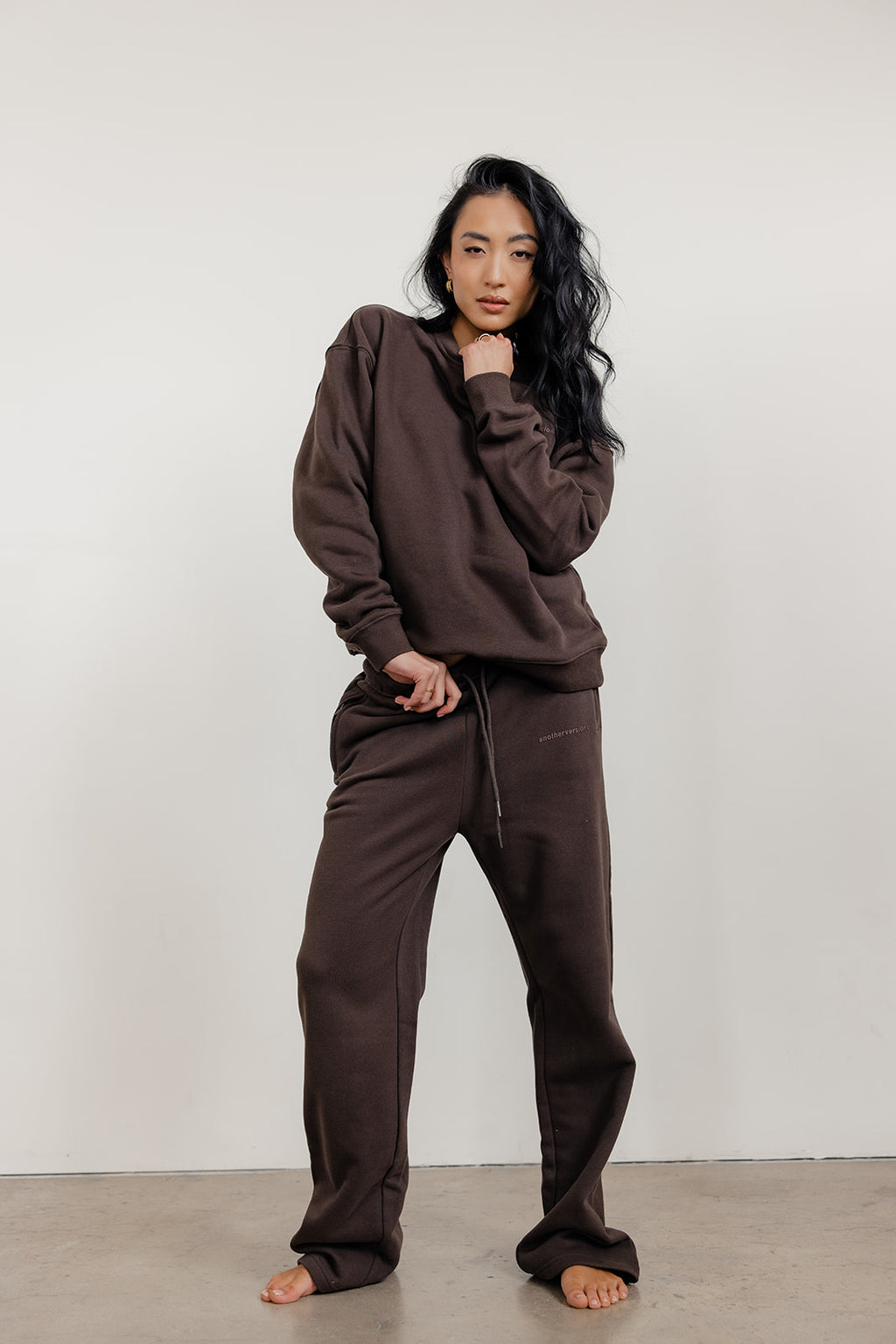 FLEECE FIT WIDE LEG SWEATPANTS - COFFEE BROWN