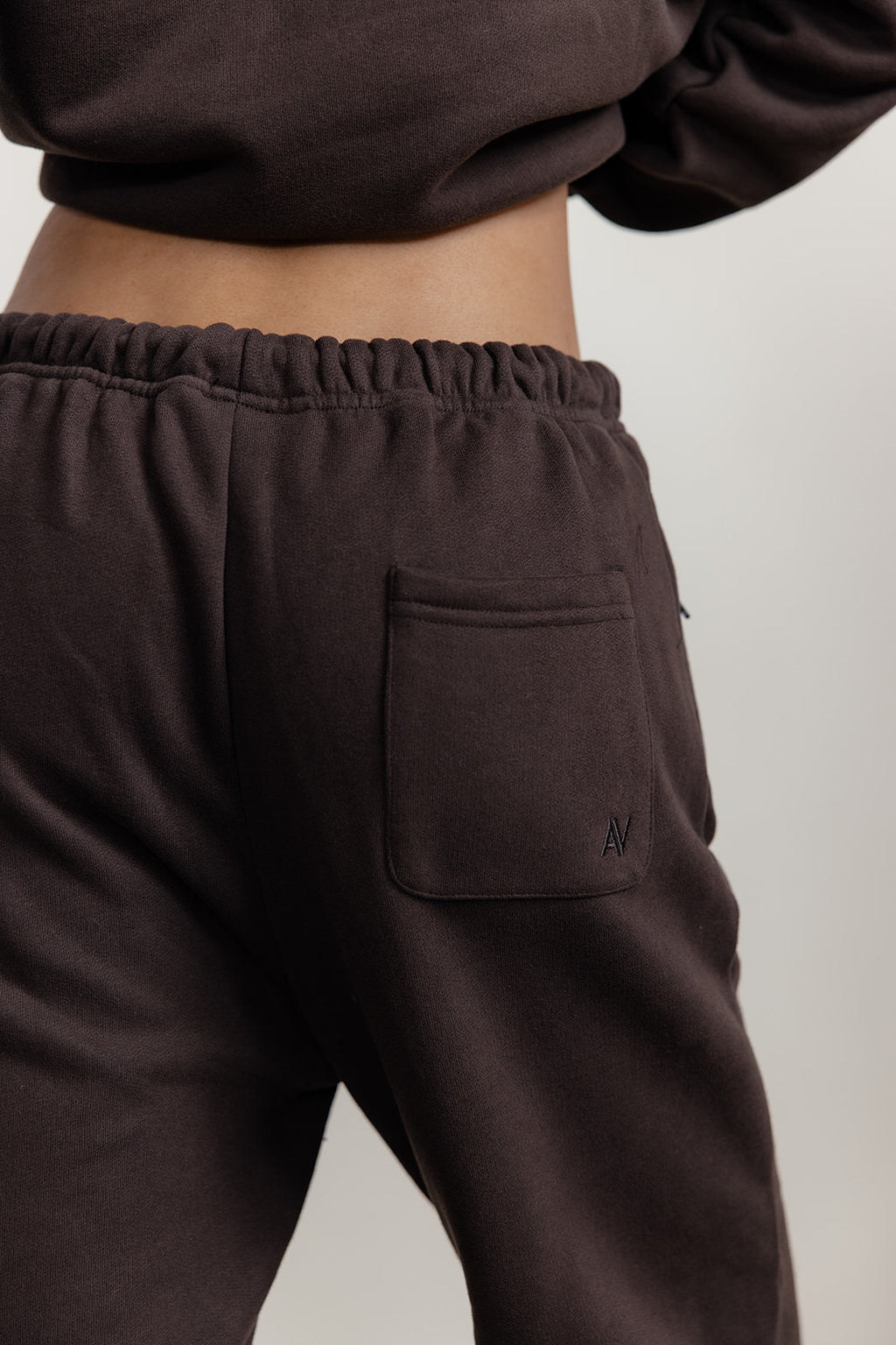 FLEECE FIT WIDE LEG SWEATPANTS - COFFEE BROWN