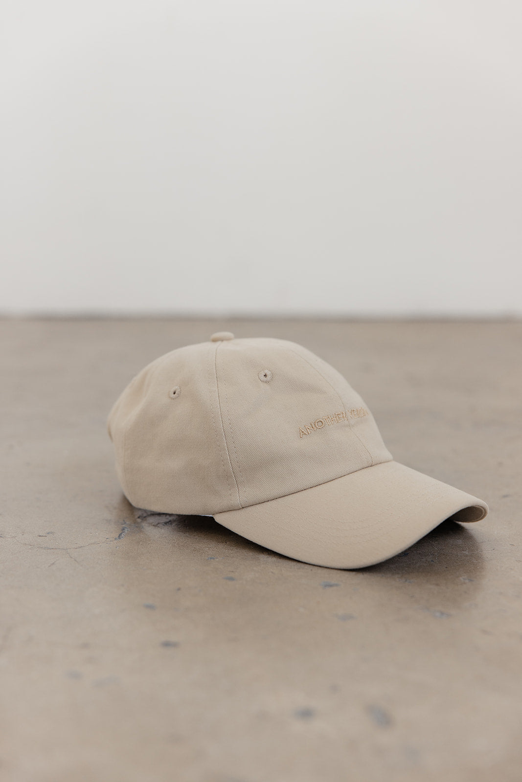 TONAL LOGO CAP - BEIGE