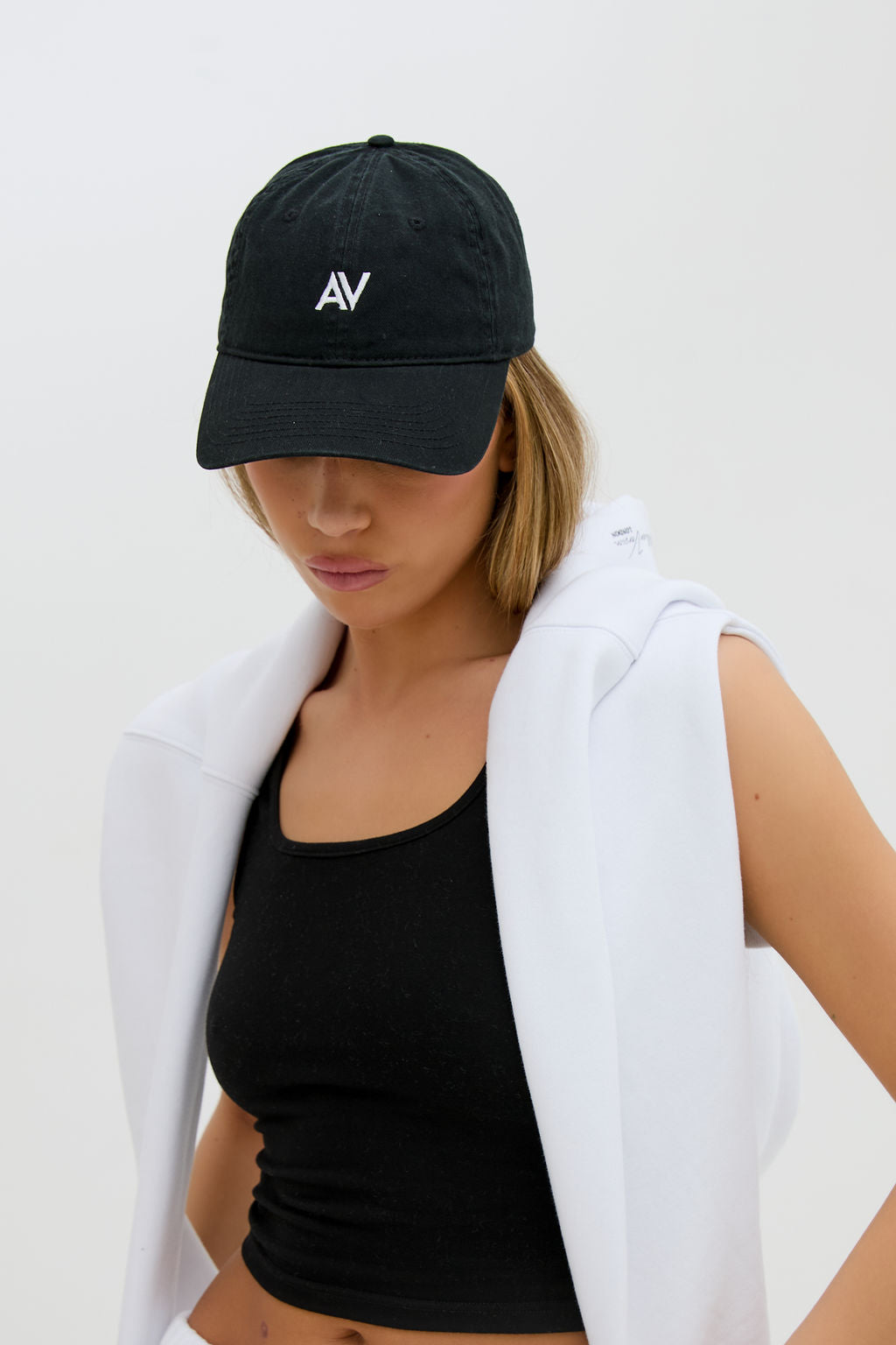 AV LOGO CAP - BLACK