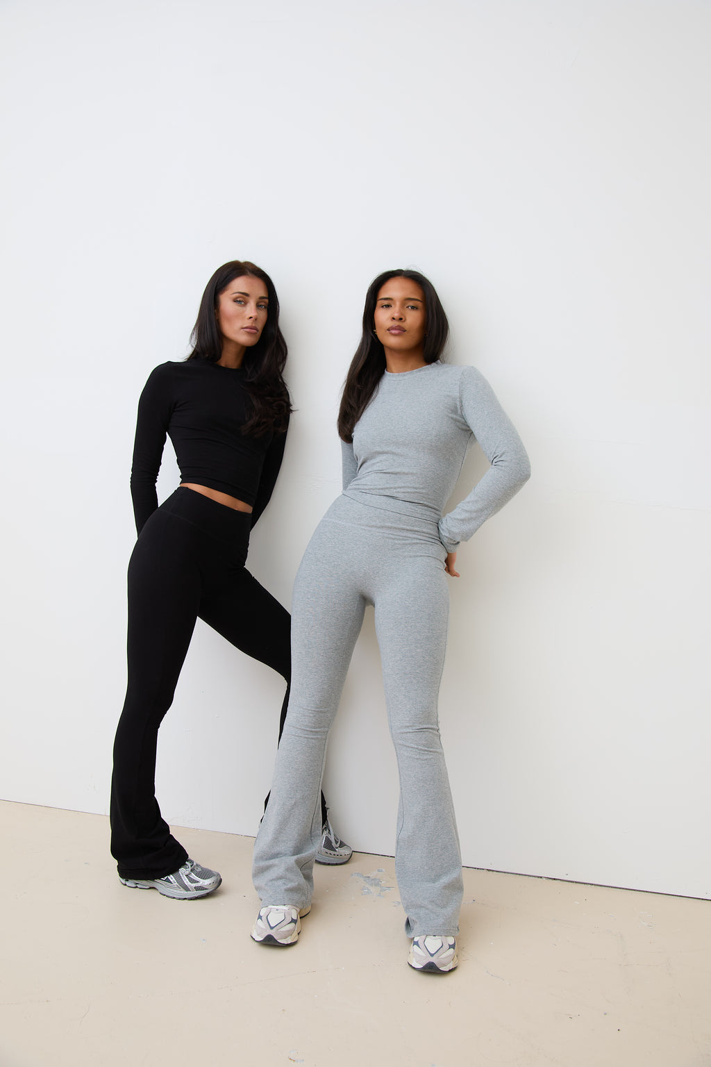 COTTON STRETCH LONG SLEEVE TOP - BLACK