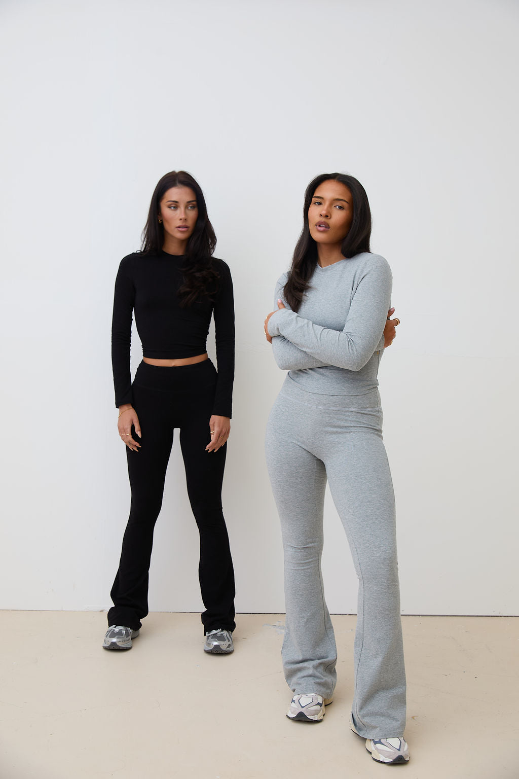 COTTON STRETCH LONG SLEEVE TOP - BLACK