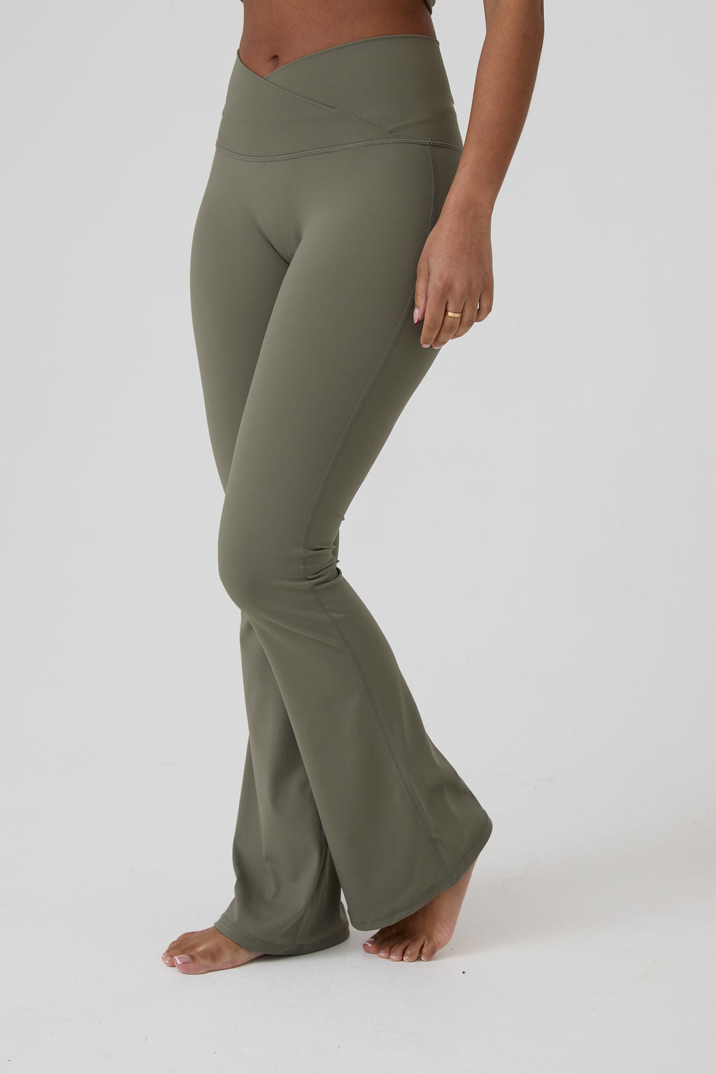 SECOND SKIN FIT FLARE LEGGINGS - OLIVE